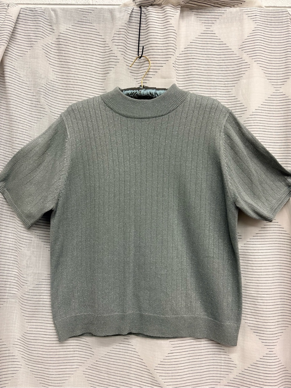 Vintage Sag Harbor Silver Metallic Short Sleeve Crew Sweater